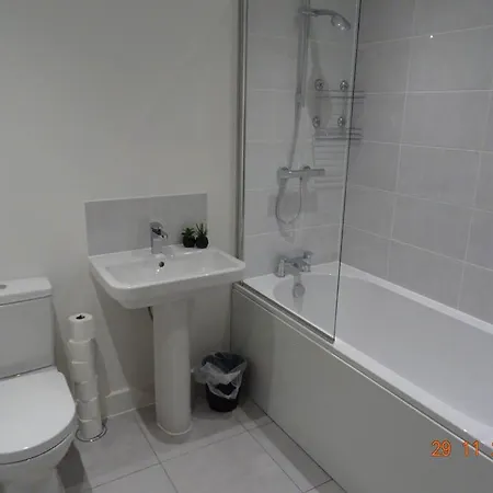 Beautiful 4 Bed House In Hotel