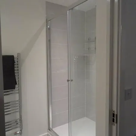 Beautiful 4 Bed House In Hotel *