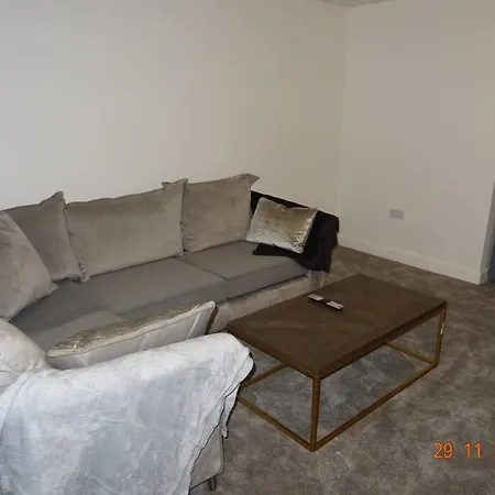 Beautiful 4 Bed House In * Leeds (West Yorkshire)