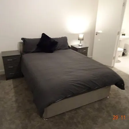 Beautiful 4 Bed House In Leeds (West Yorkshire)