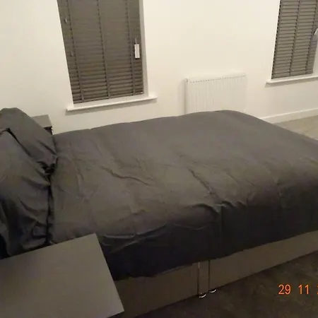 Hotel Beautiful 4 Bed House In
